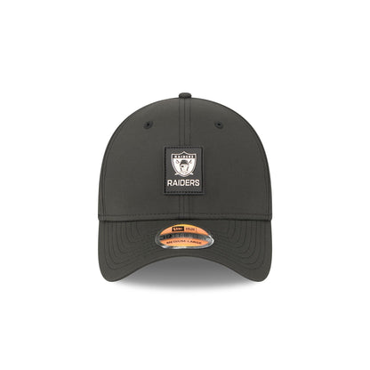 Las Vegas Raiders 2025 Sideline Hot Weather Historic 39THIRTY Stretch Fit Hat